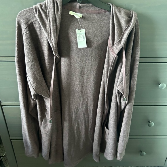 Super soft lightweight sweatery hoody - Picture 2 of 3